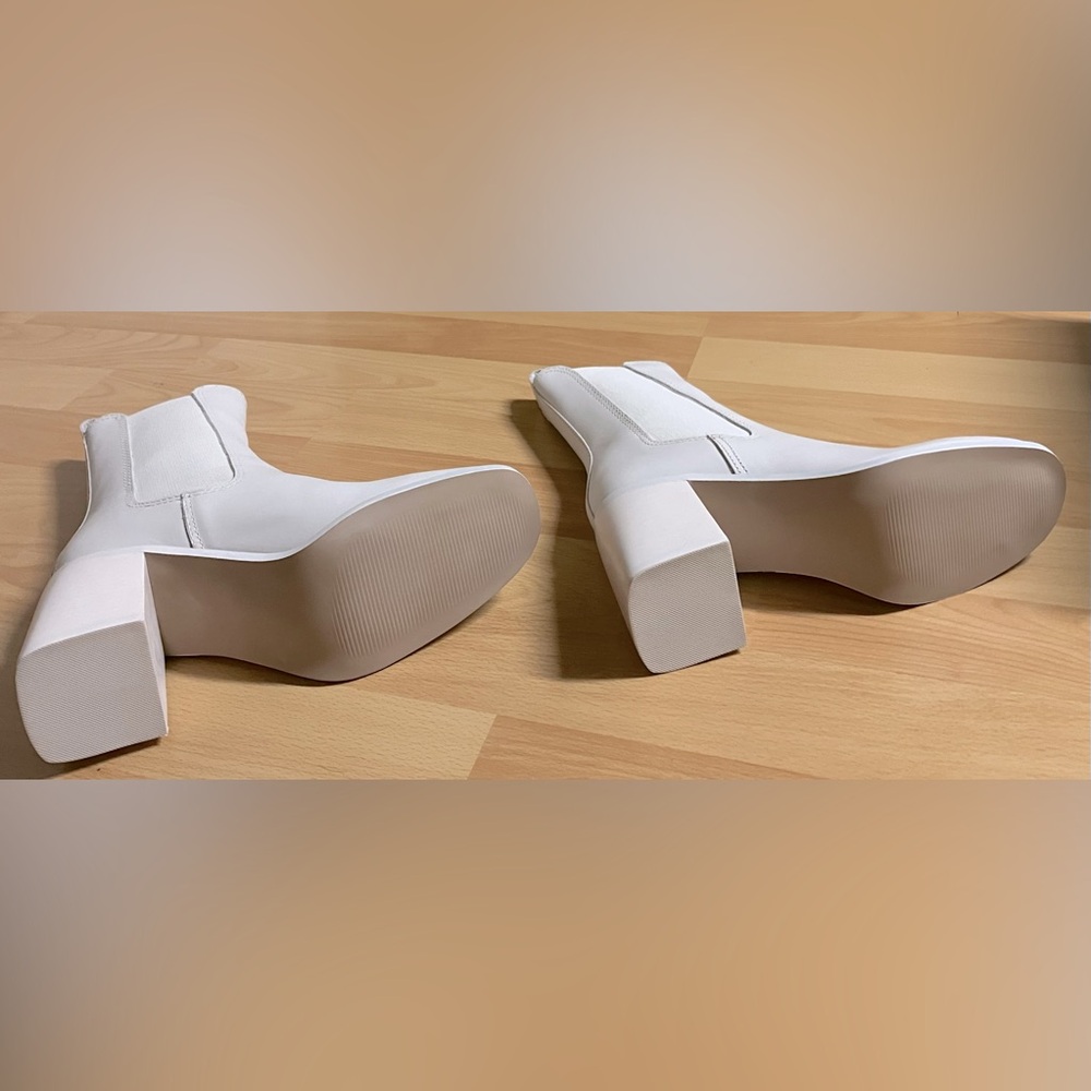 Steve Madden Cream Chelsea Block Heel Ankle Boots - Picture 5 of 8